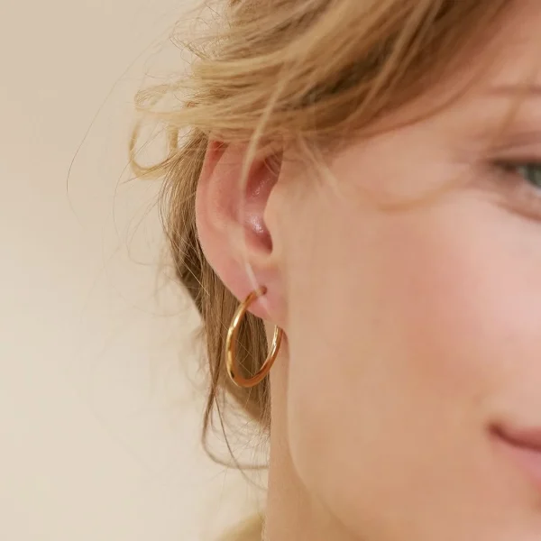 Hoops earrings gold medium - Image 2
