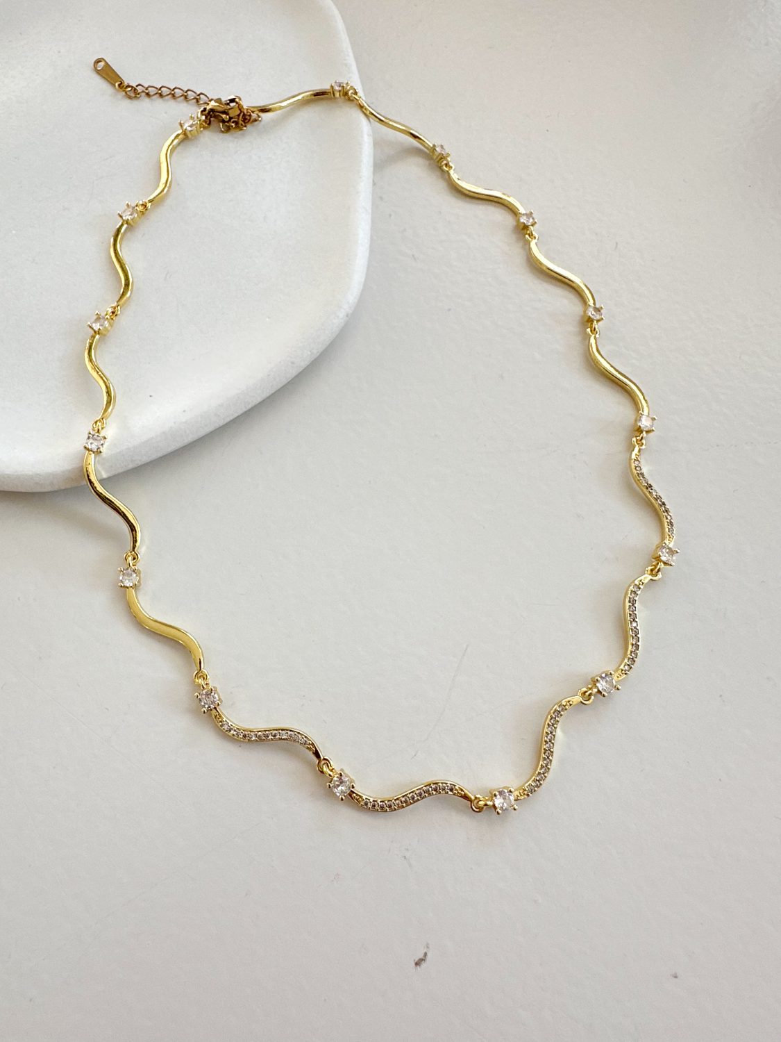 Wavy Crystal Gold Necklace