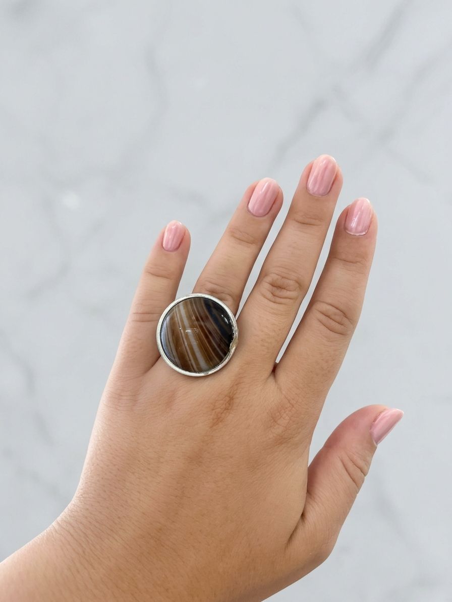 Brown light circle ring silver
